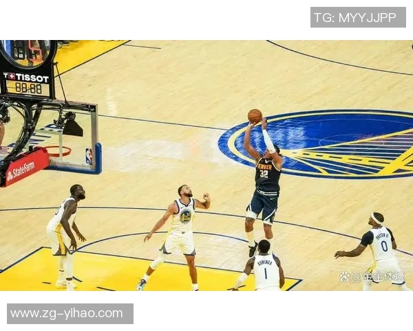 勇士与掘金第3场激战回顾球星表现与战术分析全景呈现 勇士与掘金第3场激战回顾球星表现与战术分析全景呈现